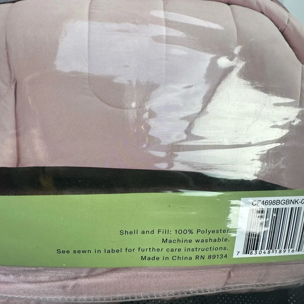 NWT’s Enclave Pink and Gray Bunk Comforter 34 in x 74 in for RV’s and Boats